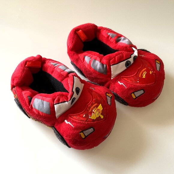 DISNEY LIGHTNING MCQUEEN PLUSH SLIPPERS UNISEX - Picture 1 of 15